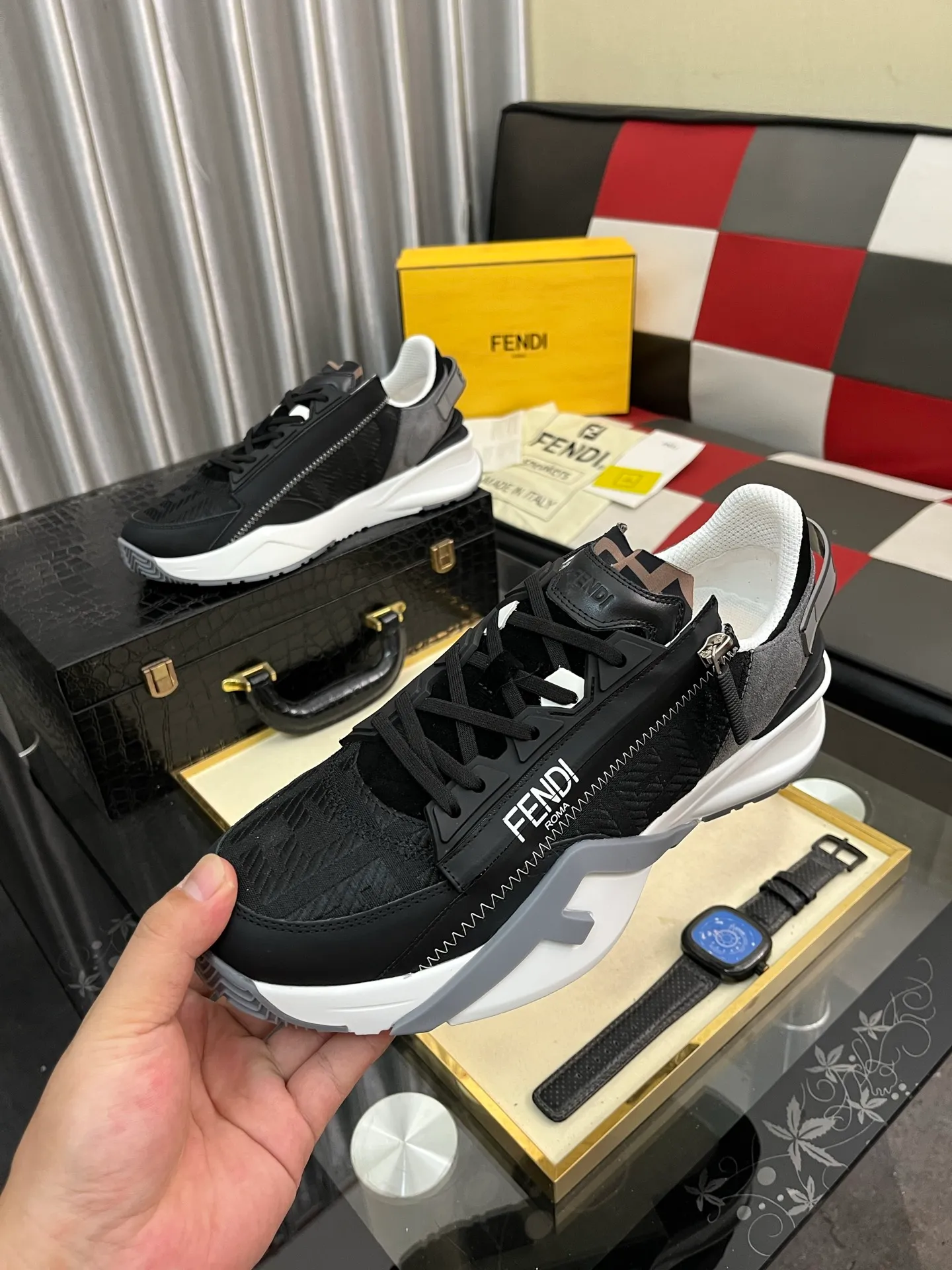 Men's men's shoes 💰540⌚️⌚️ FEND* — Fendi Flow men's casual sneakers, with elastic straps, side zippers, and corrugated soles engraved with F. Embossed Fendi Flow lettering on the heel. Made of technical fabric and a mix of blue and genuine leather. Decorated with Lycra® details. FF graphic tongue. Ultra-light and wear-resistant EVA sole. Code number: 38-44